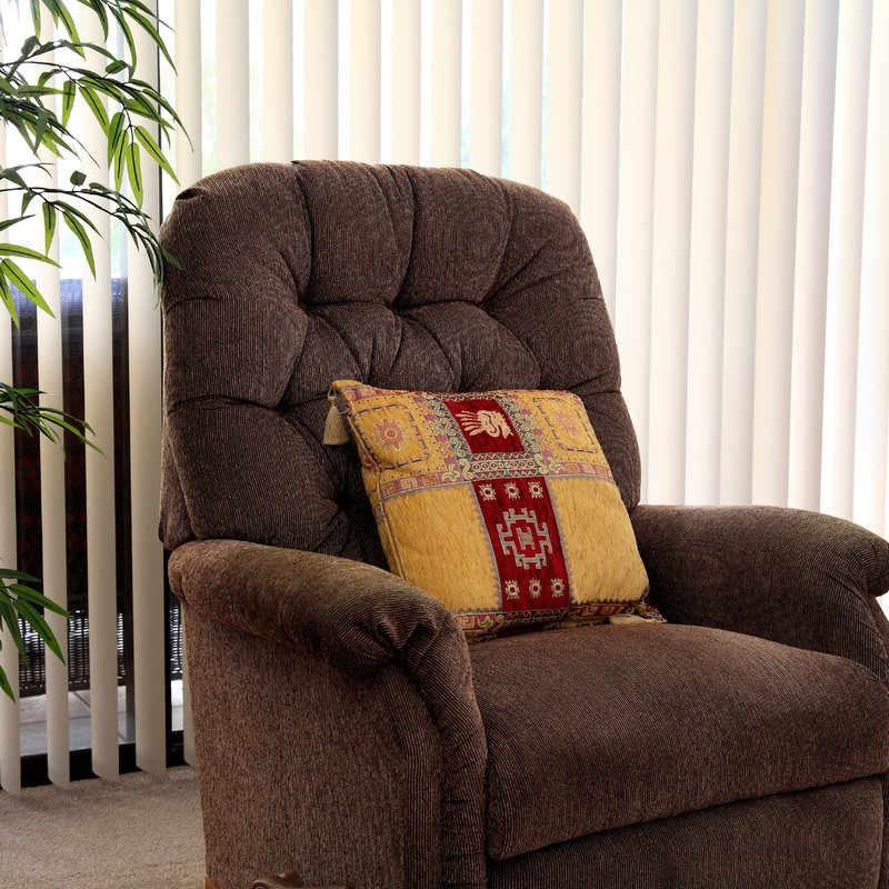 How to Choose the Perfect Color and Fabric for Your Recliner Chair?